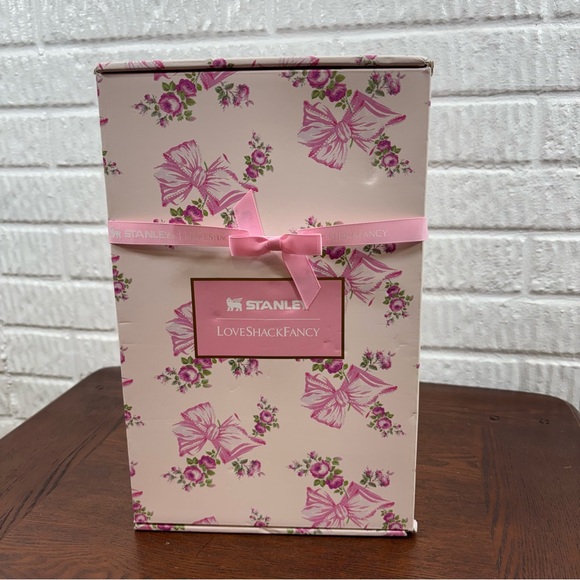 Love Shack Fancy x Stanley Tumbler 40oz Rosa Beaux Bow New in Box - Picture 2 of 8